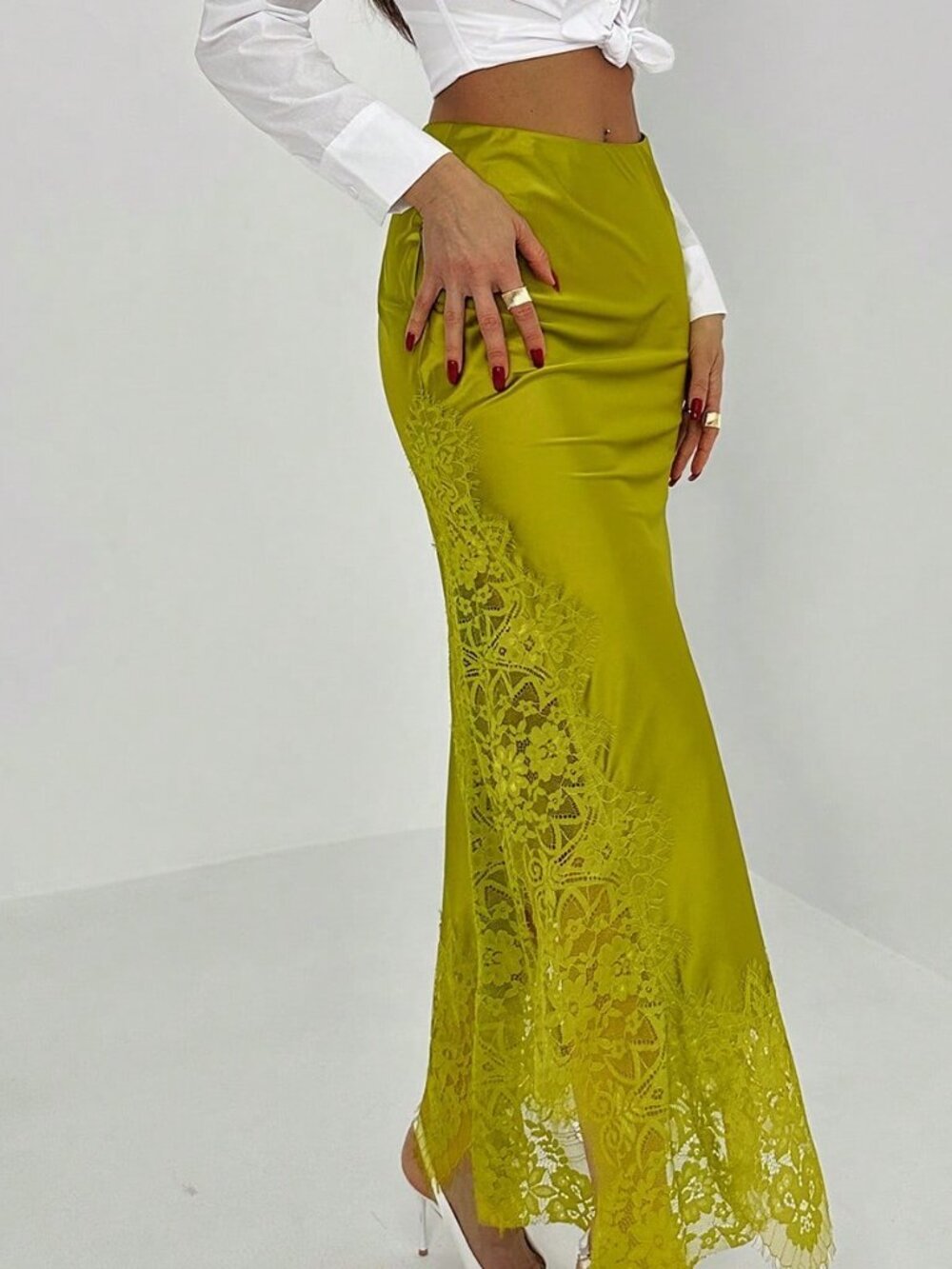 Green Chic Women's Midi Skirt with Lace Trim Side Slit - Picture 5 of 9